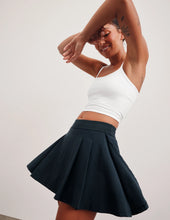 Load image into Gallery viewer, Score Pleated Skirt Navy