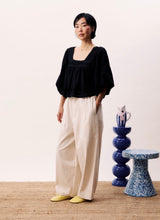 Load image into Gallery viewer, Fluvia Blouse Noir